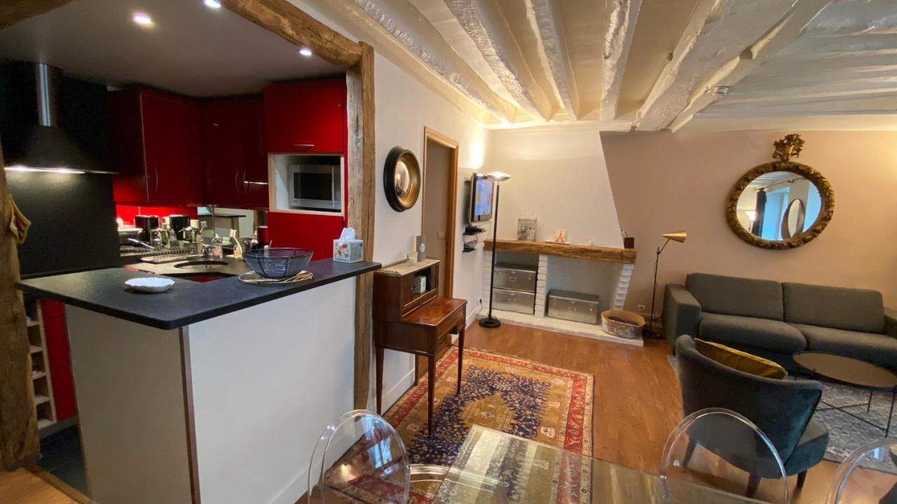 Coeur Saint Germain Standing Apartment Paris